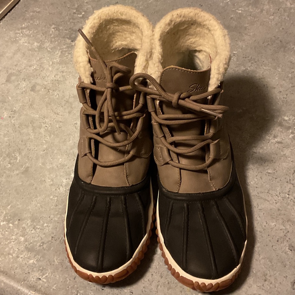 Skechers Tan and Black Winter Boots
